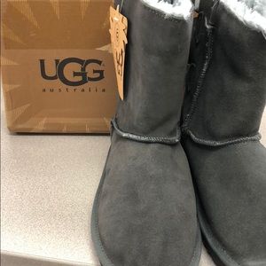Ugg boot (brand new) size 7